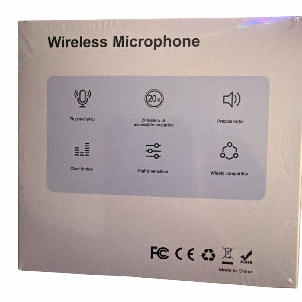 2.4G Wireless Microphone with Charging Case - Black - Picture 2 of 2